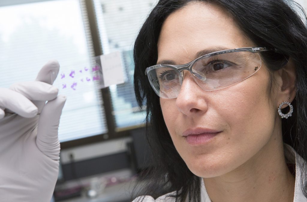 portrait de Sonia Albini, chargée de recherche et développement à Généthon